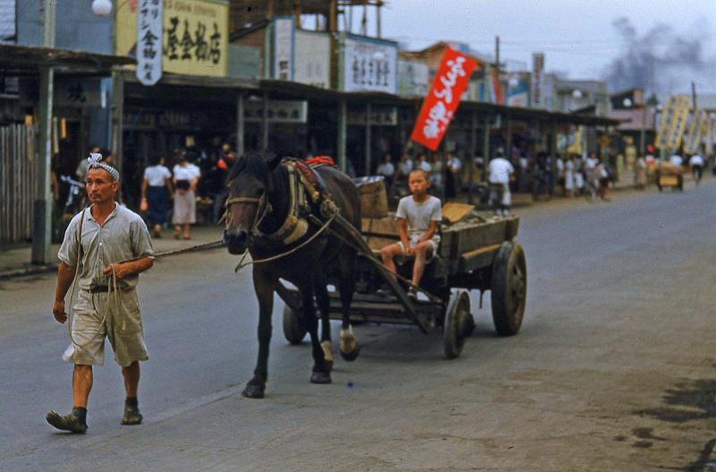 1952 Japan 091 to Market.jpg